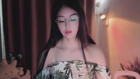Snapshot of yuner0715 chatting on June 2026 03:00:02 AM YunEr online show from June 2026 03:00:02 AM