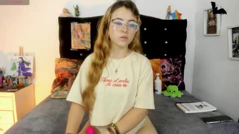 Snapshot of yuong_jung chatting on November 2025 09:51:02 PM yuong soo online show from November 2025 09:51:02 PM