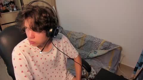 Snapshot of yurii_moody chatting on November 2025 08:35:02 PM yurii_moody online show from November 2025 08:35:02 PM