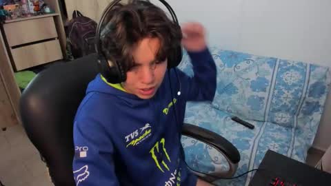 Snapshot of yurii_moody chatting on December 2025 03:28:02 PM yurii_moody online show from December 2025 03:28:02 PM