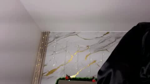 Yutori online show from December 2025 05:03:02 AM