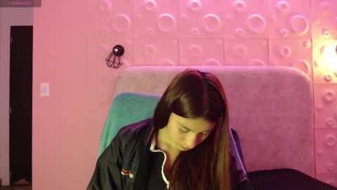 YUYIS online show from January 2026 12:44:02 PM