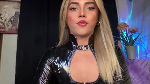 Miss Cali online show from October 2025 06:29:02 PM