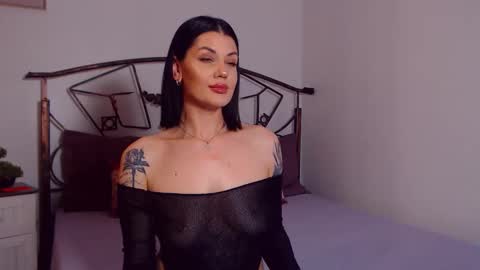 Snapshot of yvonneeverlee chatting on May 2026 07:56:02 PM I V Y online show from May 2026 07:56:02 PM