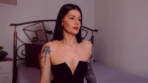 Snapshot of yvonneeverlee chatting on May 2026 07:31:01 PM I V Y online show from May 2026 07:31:01 PM