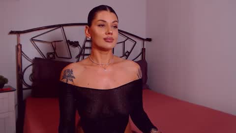 Snapshot of yvonneeverlee chatting on June 2026 06:54:02 PM I V Y online show from June 2026 06:54:02 PM
