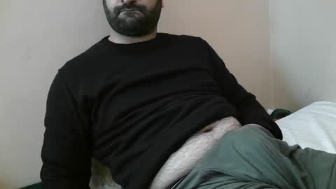 Snapshot of yxxtxxdentyk chatting on January 2025 05:52:02 AM Bi BearXXX online show from January 2025 05:52:02 AM