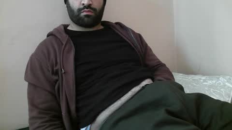 Snapshot of yxxtxxdentyk chatting on February 2025 06:02:02 AM Bi BearXXX online show from February 2025 06:02:02 AM