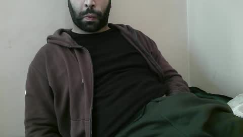 Snapshot of yxxtxxdentyk chatting on February 2025 05:53:02 AM Bi BearXXX online show from February 2025 05:53:02 AM