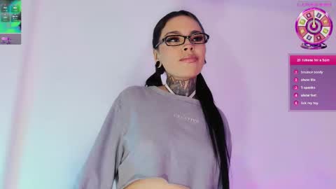 Snapshot of z_e_t_h_a chatting on September 2025 05:40:02 AM tazzie online show from September 2025 05:40:02 AM