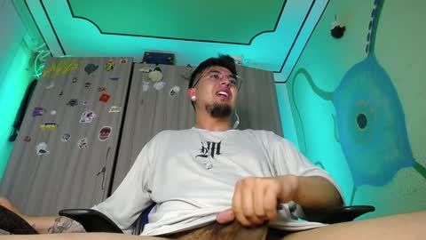 Snapshot of zac_watson chatting on January 2025 08:41:01 AM Zac Freelance model online show from January 2025 08:41:01 AM