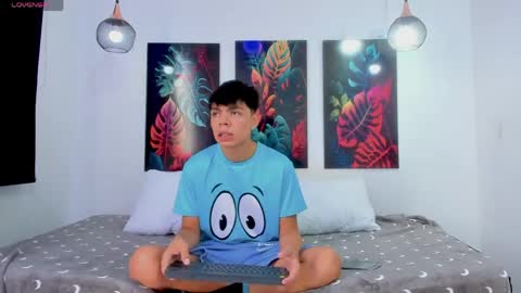 Snapshot of zack_torreshot chatting on May 2026 08:32:01 PM Zack Torres online show from May 2026 08:32:01 PM