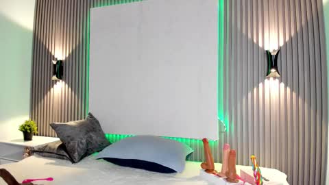 zafira online show from February 2025 05:44:01 PM