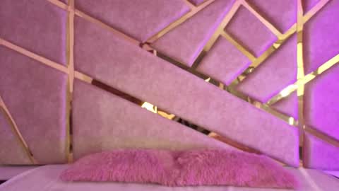 Claire  online show from November 2025 06:29:02 PM