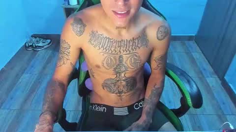 BiG Zafiro online show from December 2025 12:21:02 PM