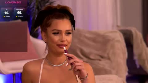 Zaira online show from November 2025 05:19:02 AM