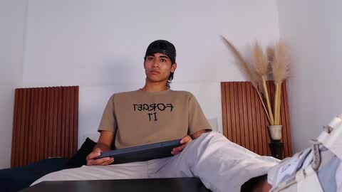 Zander online show from January 2025 05:01:01 PM