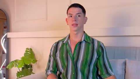 Snapshot of zanedawson chatting on December 2025 07:33:02 PM Zane Dawson online show from December 2025 07:33:02 PM