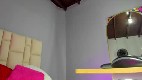 Snapshot of zaphiro__sky chatting on February 2026 08:43:02 AM zaphiro__sky online show from February 2026 08:43:02 AM