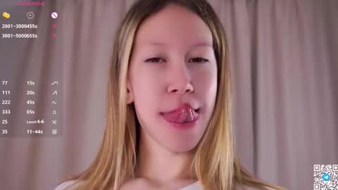 Criss  online show from November 2025 07:38:02 PM