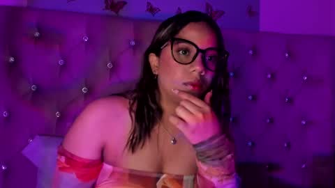 zarablazze_ online show from May 2026 07:30:02 PM
