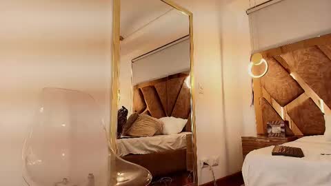 Zarah Andrews online show from September 2025 12:06:01 PM