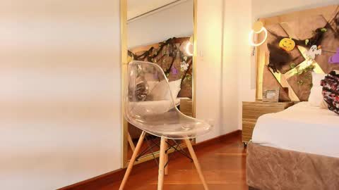 Zarah Andrews online show from October 2025 12:06:01 PM