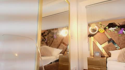 Zarah Andrews online show from October 2025 12:31:01 PM