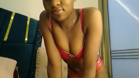 Snapshot of zariah011 chatting on April 2026 08:21:01 PM zariah online show from April 2026 08:21:01 PM