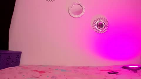 Zaritha Li online show from November 2025 10:25:01 AM