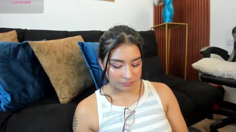  Zayda  online show from October 2025 07:03:01 PM