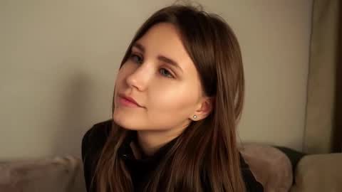 Emilia online show from September 2025 12:45:02 AM