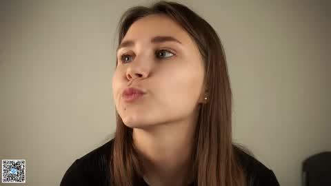 Emilia online show from September 2025 01:10:01 AM