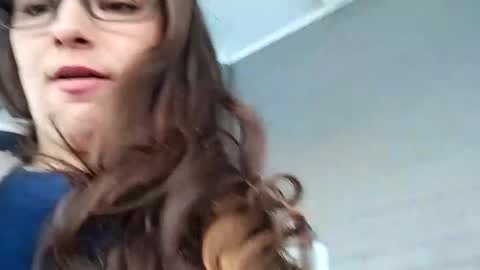 Snapshot of zellelajay2009 chatting on February 2025 02:10:02 PM KENDAL Kaylee online show from February 2025 02:10:02 PM