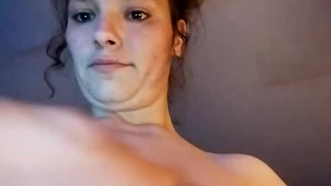 Snapshot of zellelajay2009 chatting on February 2025 09:42:02 AM KENDAL Kaylee online show from February 2025 09:42:02 AM