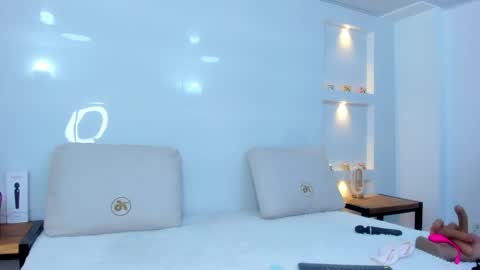 Zenda Evans online show from October 2025 04:13:01 AM