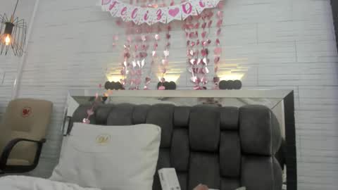 Zenda Evans online show from February 2026 10:30:02 AM