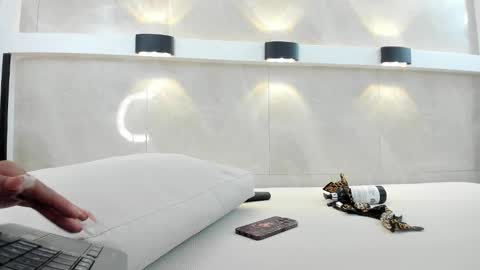 Zenda Evans online show from February 2026 06:19:02 AM