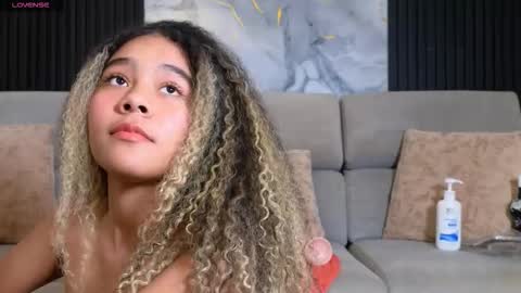 Snapshot of zendayavg chatting on January 2026 05:27:02 PM zendaya online show from January 2026 05:27:02 PM