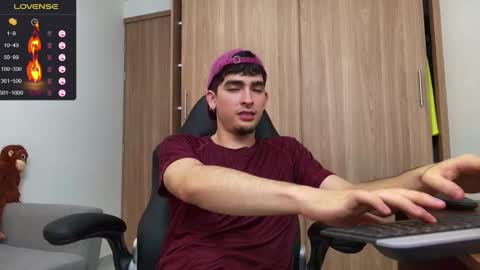 Snapshot of zenn_rush chatting on December 2024 11:26:01 AM Zenn online show from December 2024 11:26:01 AM