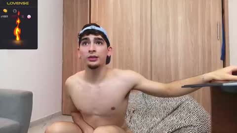 Snapshot of zenn_rush chatting on December 2024 03:15:01 PM Zenn online show from December 2024 03:15:01 PM