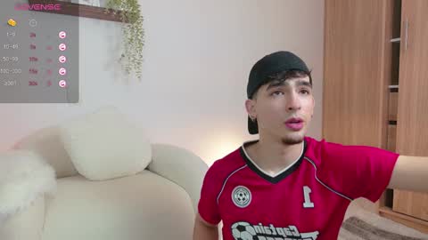 Snapshot of zenn_rush chatting on March 2025 01:06:02 PM Zenn online show from March 2025 01:06:02 PM