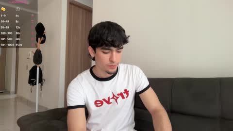 Snapshot of zenn_rush chatting on September 2025 01:44:02 PM Zenn online show from September 2025 01:44:02 PM