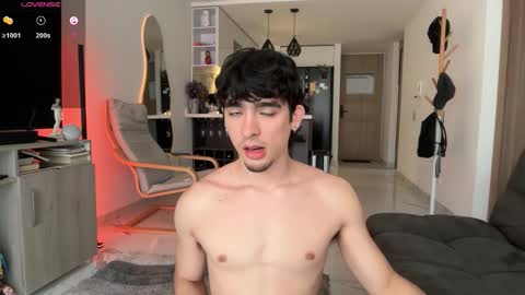 Snapshot of zenn_rush chatting on September 2025 01:26:02 PM Zenn online show from September 2025 01:26:02 PM