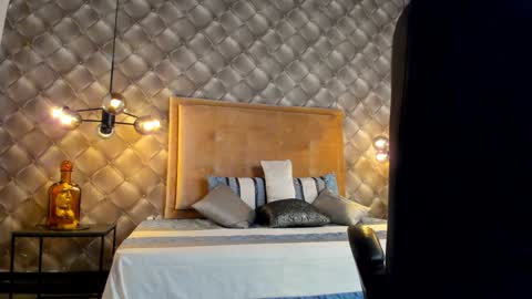 zeus online show from January 2025 07:34:01 PM