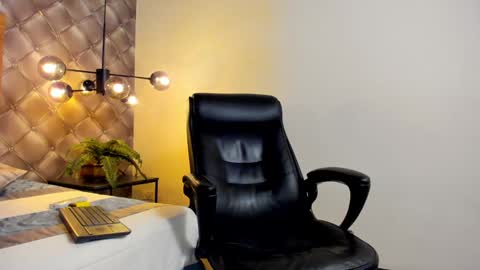 zeus online show from January 2025 10:34:02 PM