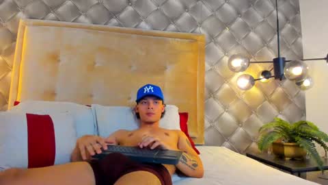 zeus online show from January 2025 10:04:02 PM