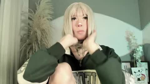 zhally_dee online show from June 2026 11:49:02 AM