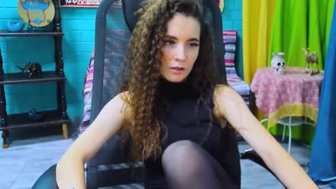 zianichols online show from January 2025 06:47:01 PM