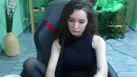 zianichols online show from February 2025 10:13:01 PM